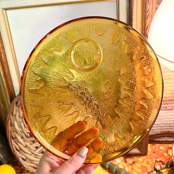 Vintage Indiana Amber Glass Sunburst Pattern Snack Set Plate With Tea Cup - Picture 5 of 6